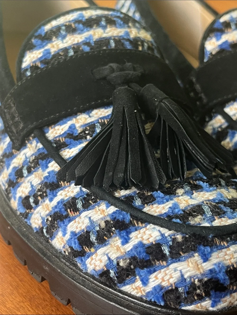 Ann Taylor Lug Sole Tweed Tassel Plaid Black/Royal Blue Loafers size 7